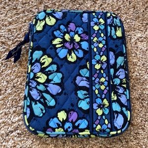 VERA BRADLEY TABLET CASE